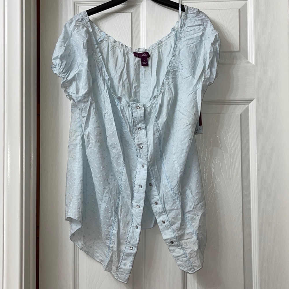 Gloria Vanderbilt clear water blue eyelet shirt